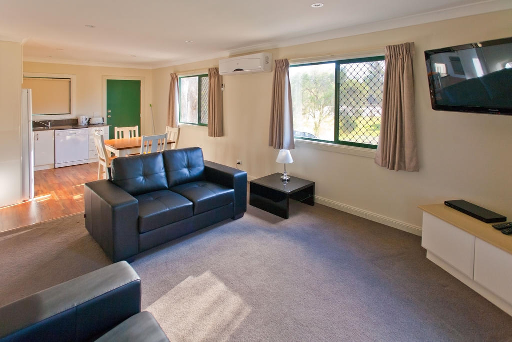 فندق Wagga Wagga Beach Caravan Park المظهر الخارجي الصورة